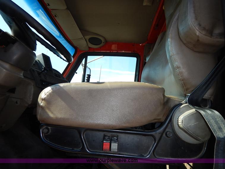 image for item L2311 2001 Sterling LT7500 dump truck