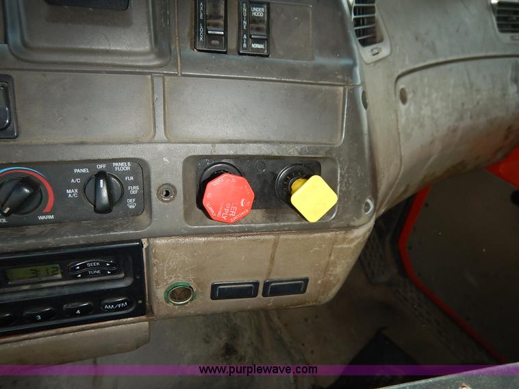 image for item L2311 2001 Sterling LT7500 dump truck