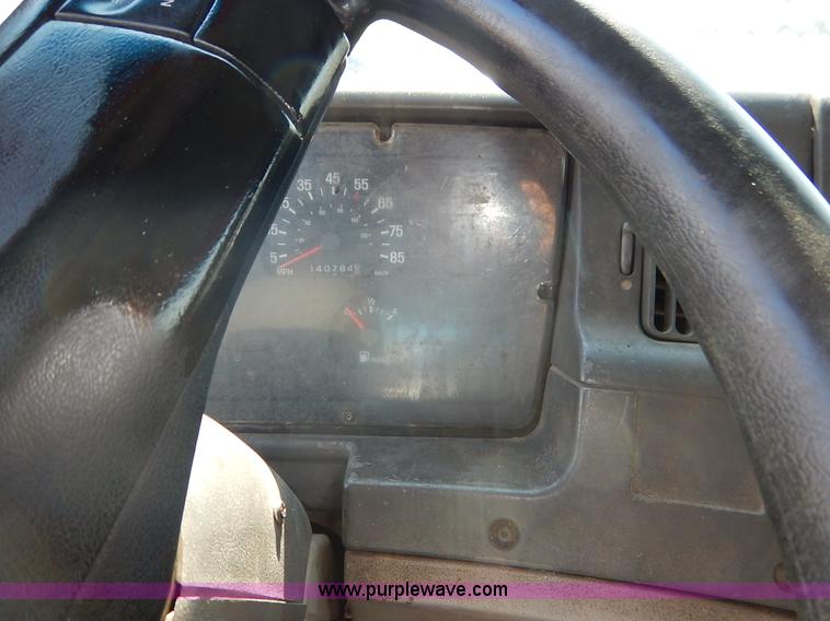 image for item L2311 2001 Sterling LT7500 dump truck