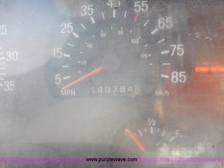 image for item L2311 2001 Sterling LT7500 dump truck