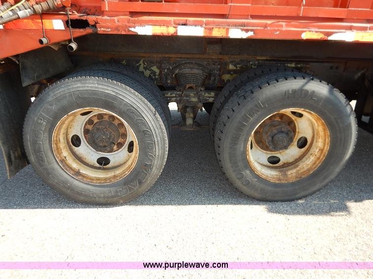 image for item L2311 2001 Sterling LT7500 dump truck