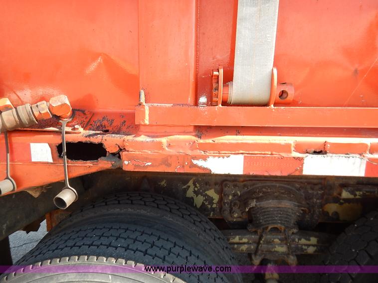 image for item L2311 2001 Sterling LT7500 dump truck