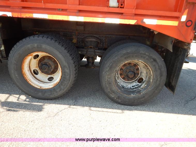 image for item L2311 2001 Sterling LT7500 dump truck