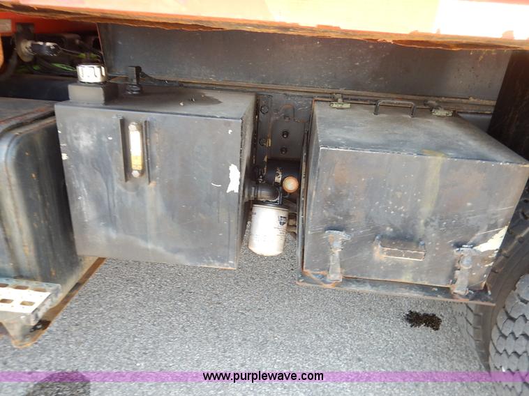 image for item L2311 2001 Sterling LT7500 dump truck