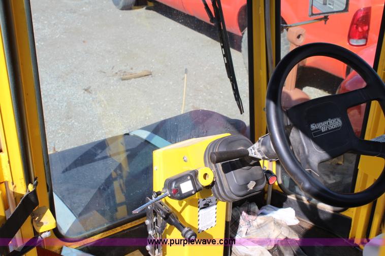 image for item L2479 2007 Superior DT80CT self propelled broom