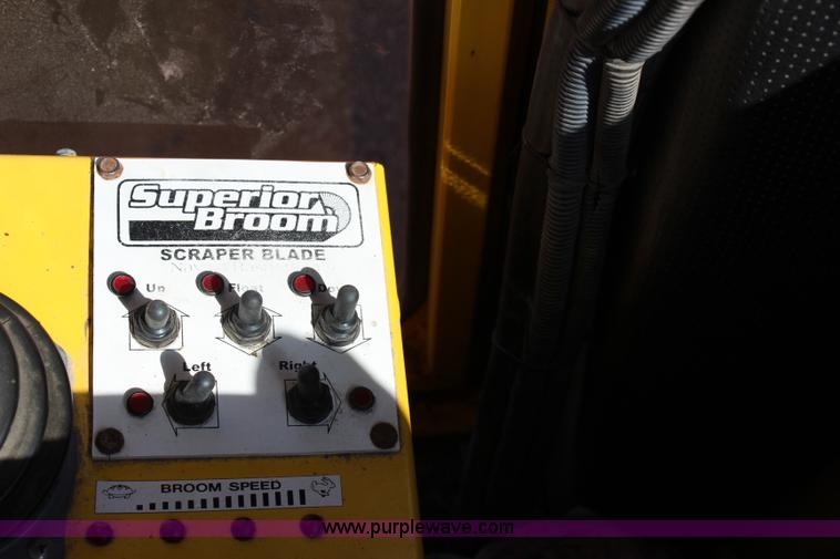 image for item L2479 2007 Superior DT80CT self propelled broom