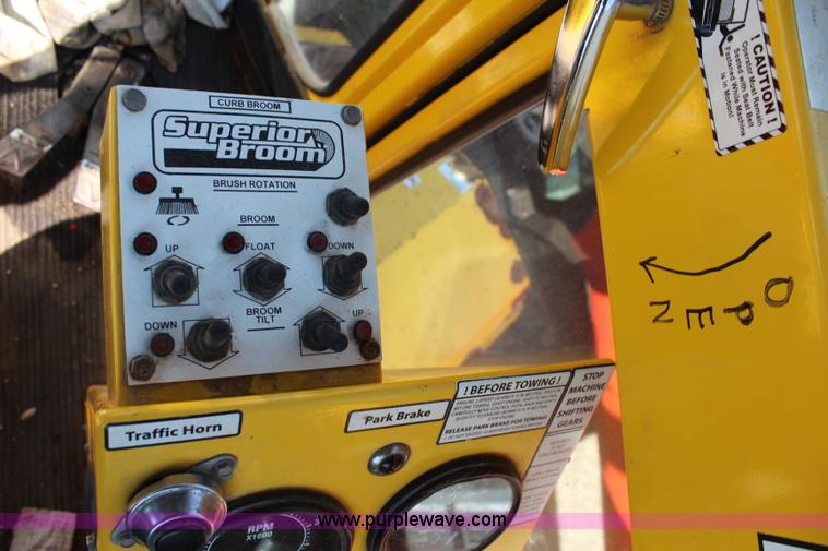 image for item L2479 2007 Superior DT80CT self propelled broom