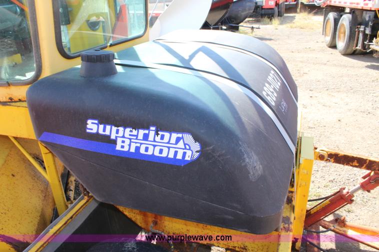 image for item L2479 2007 Superior DT80CT self propelled broom