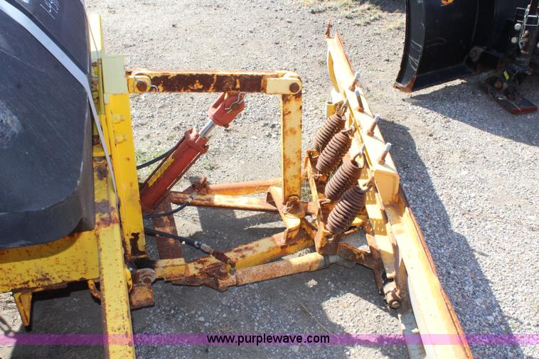 image for item L2479 2007 Superior DT80CT self propelled broom