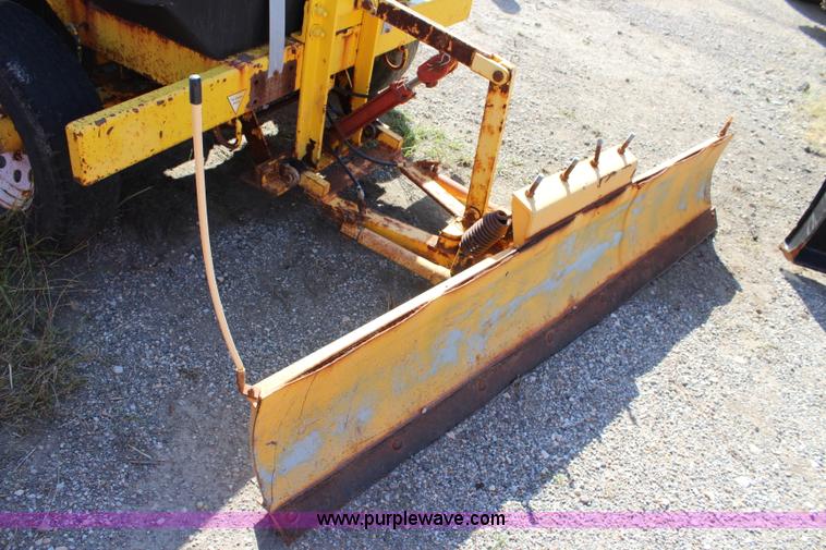 image for item L2479 2007 Superior DT80CT self propelled broom