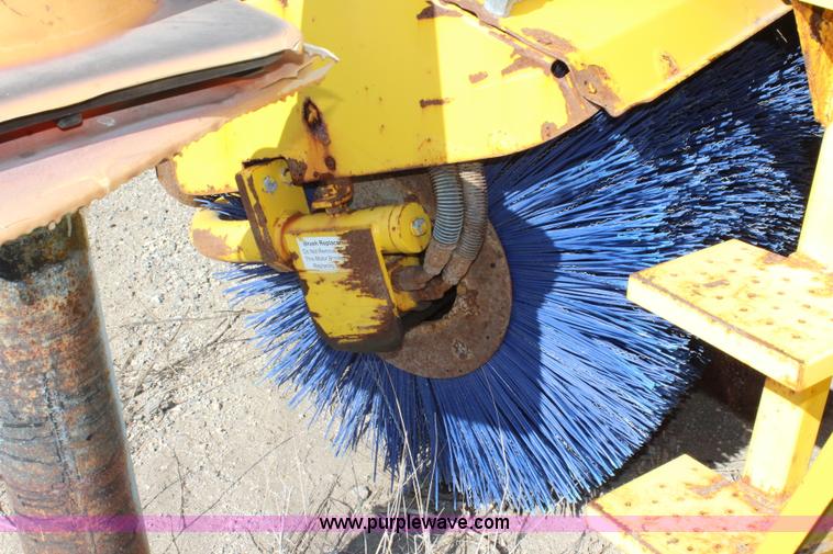 image for item L2479 2007 Superior DT80CT self propelled broom