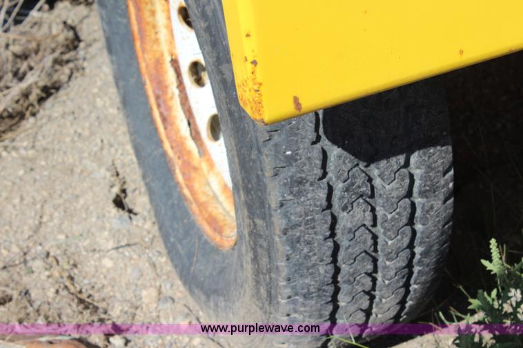 image for item L2479 2007 Superior DT80CT self propelled broom