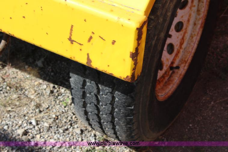 image for item L2479 2007 Superior DT80CT self propelled broom