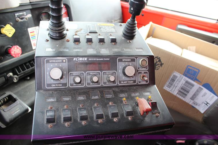 image for item L2488 1999 International 4900 dump truck