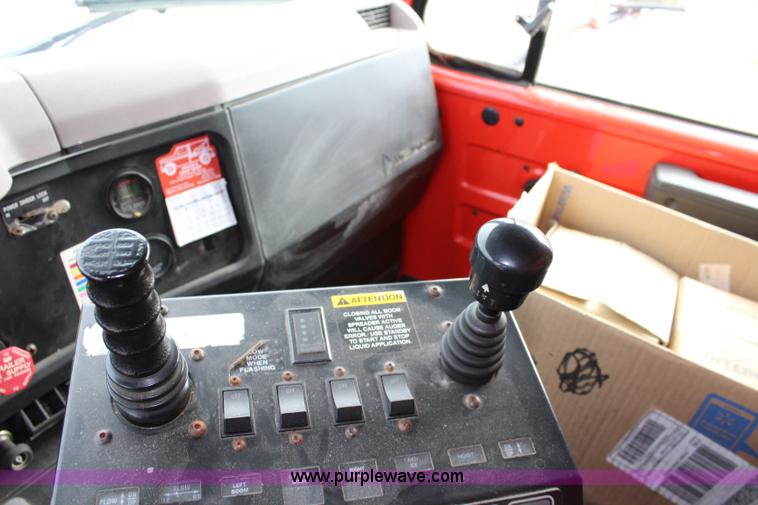 image for item L2488 1999 International 4900 dump truck