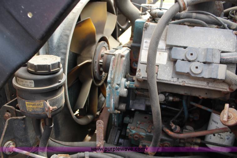 image for item L2488 1999 International 4900 dump truck