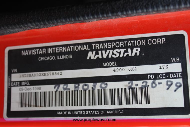 image for item L2488 1999 International 4900 dump truck