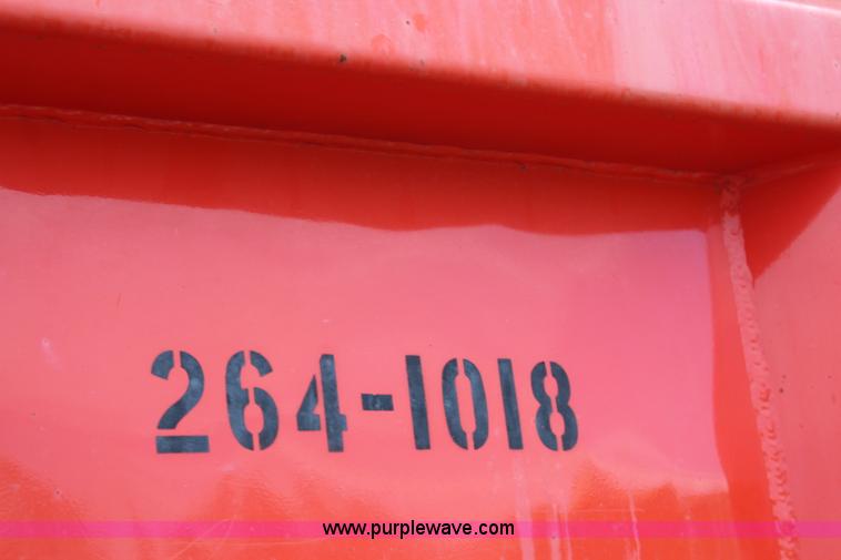 image for item L2488 1999 International 4900 dump truck