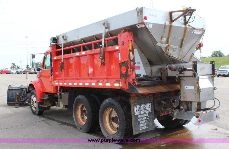 image for item L2489 1999 International 4900 dump truck