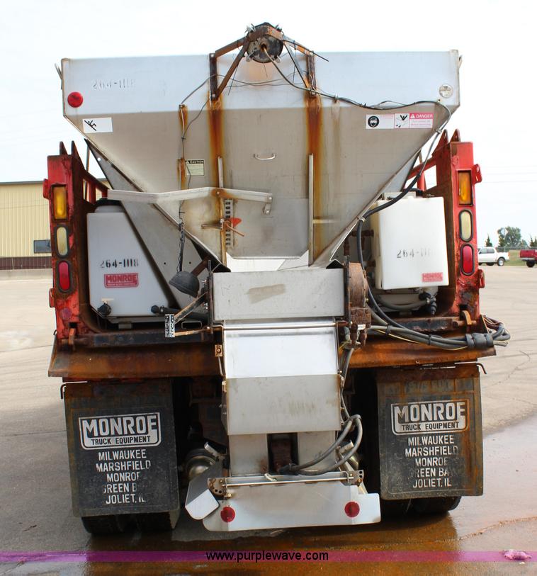 image for item L2489 1999 International 4900 dump truck