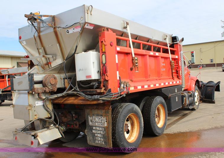image for item L2489 1999 International 4900 dump truck