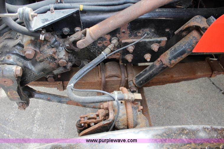 image for item L2489 1999 International 4900 dump truck