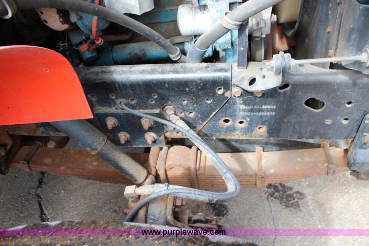 image for item L2489 1999 International 4900 dump truck