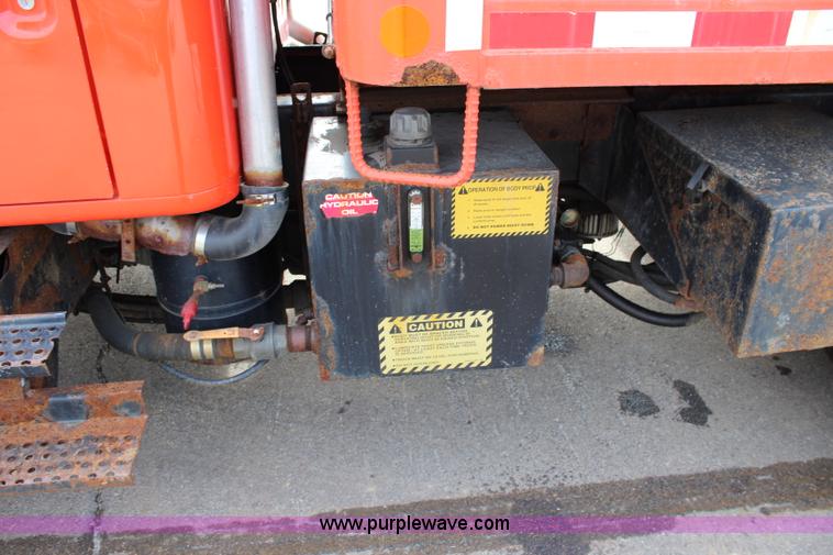 image for item L2489 1999 International 4900 dump truck