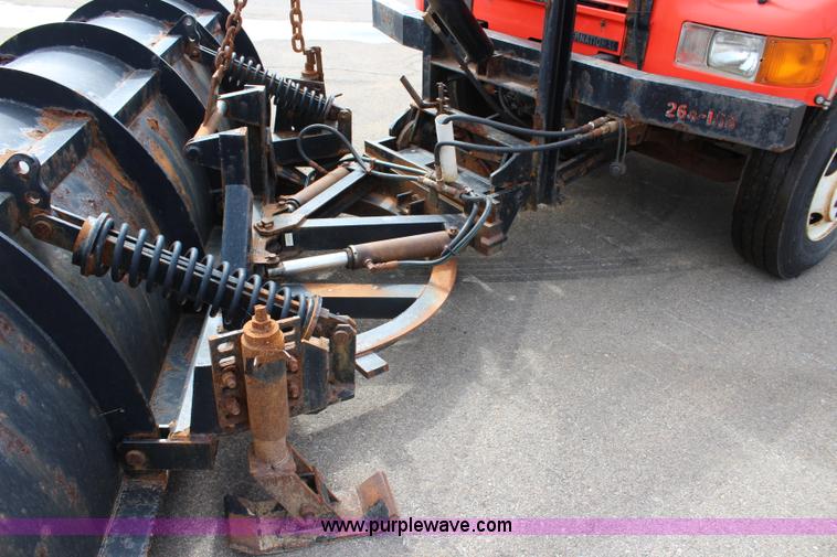 image for item L2489 1999 International 4900 dump truck