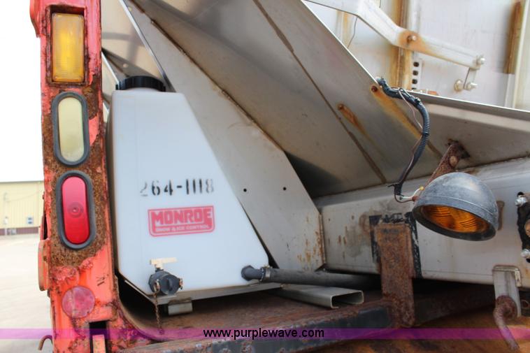 image for item L2489 1999 International 4900 dump truck