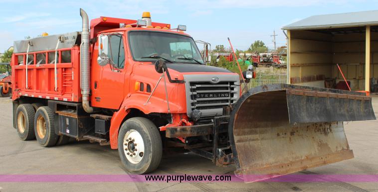 image for item L2492 2001 Sterling 7500 dump truck