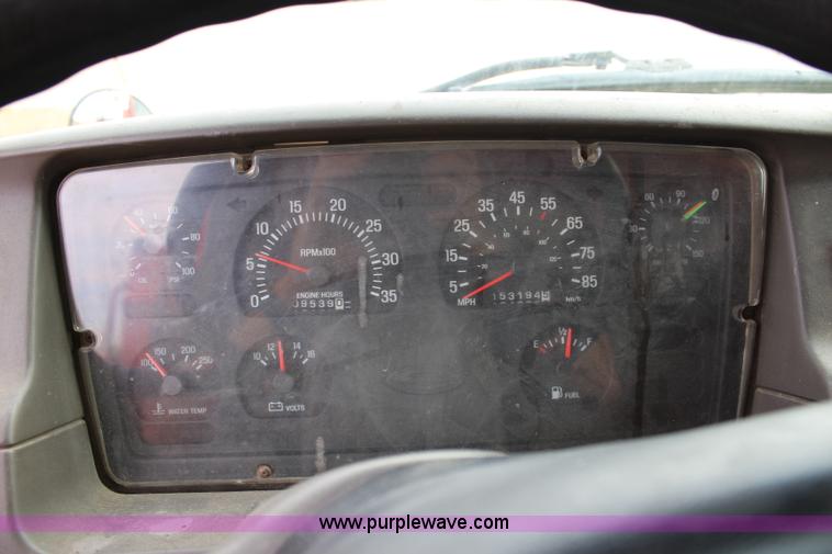 image for item L2492 2001 Sterling 7500 dump truck