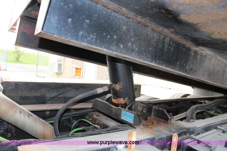 image for item L2492 2001 Sterling 7500 dump truck