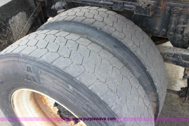 image for item L2492 2001 Sterling 7500 dump truck