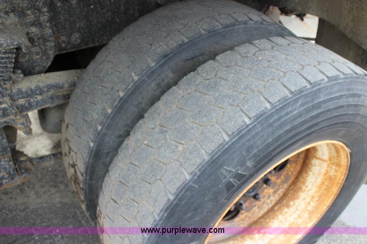 image for item L2492 2001 Sterling 7500 dump truck