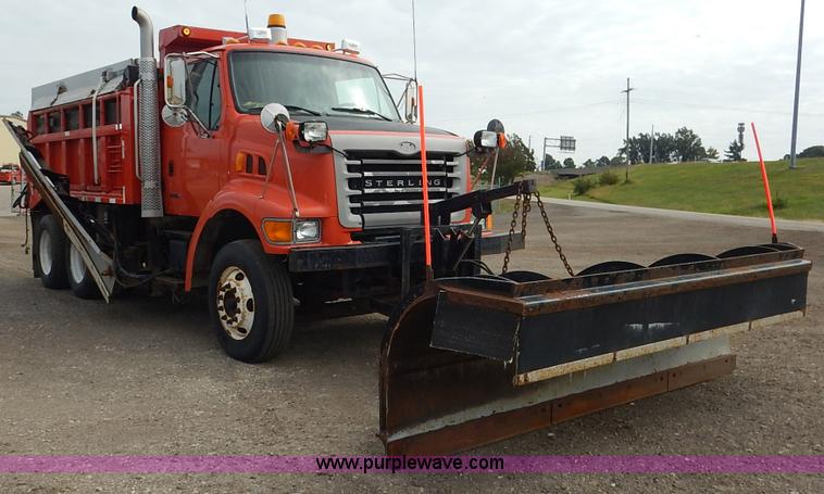 image for item L2493 2001 Sterling LT7500 dump truck