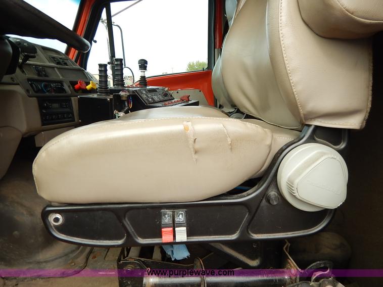 image for item L2493 2001 Sterling LT7500 dump truck