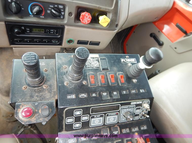 image for item L2493 2001 Sterling LT7500 dump truck