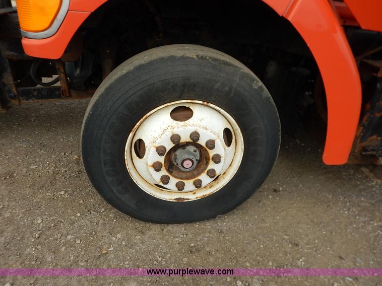 image for item L2493 2001 Sterling LT7500 dump truck