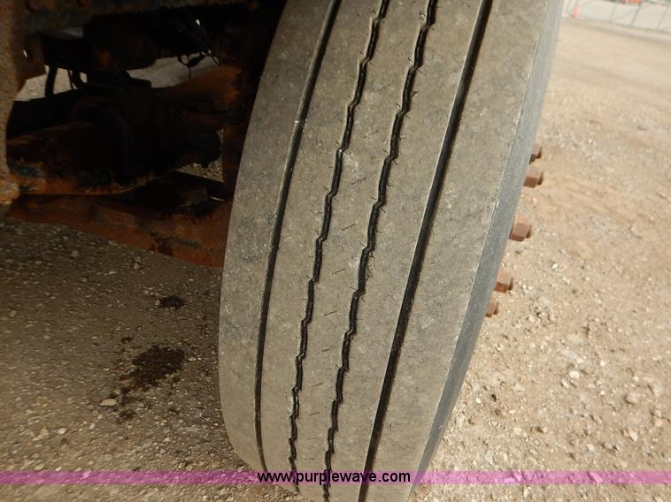 image for item L2493 2001 Sterling LT7500 dump truck