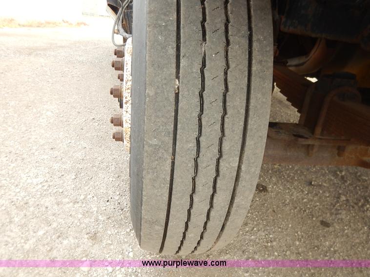 image for item L2493 2001 Sterling LT7500 dump truck