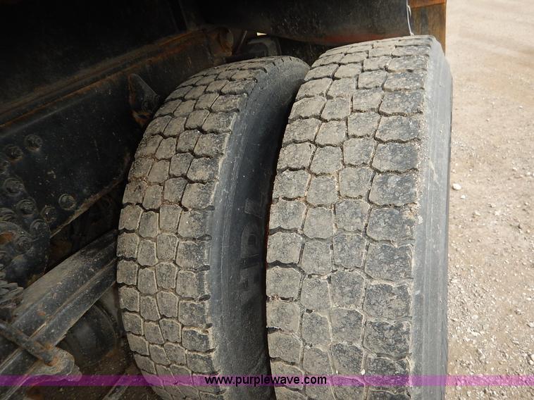 image for item L2493 2001 Sterling LT7500 dump truck