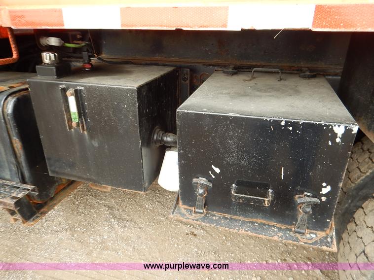 image for item L2493 2001 Sterling LT7500 dump truck