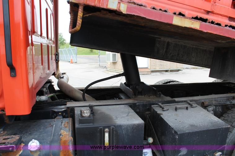 image for item L2494 2001 Sterling LT7500 dump truck