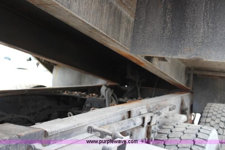 image for item L2494 2001 Sterling LT7500 dump truck