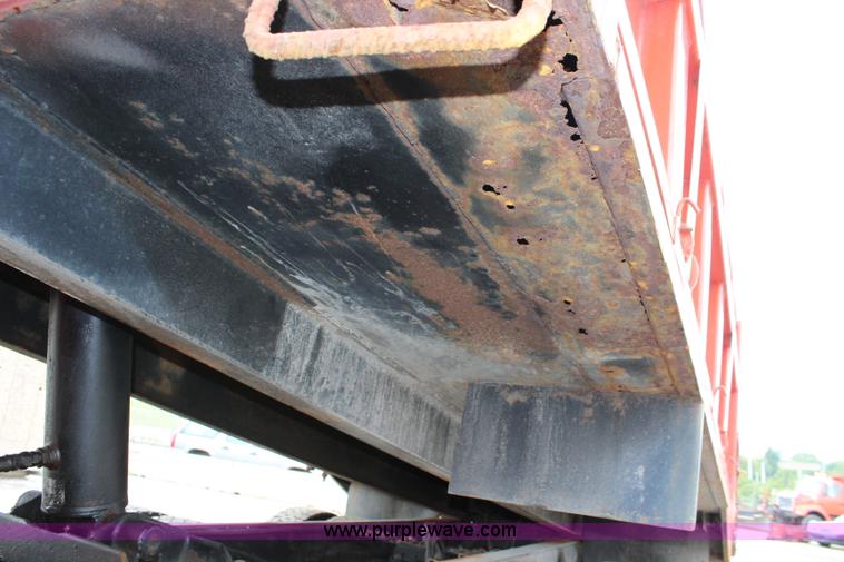 image for item L2494 2001 Sterling LT7500 dump truck