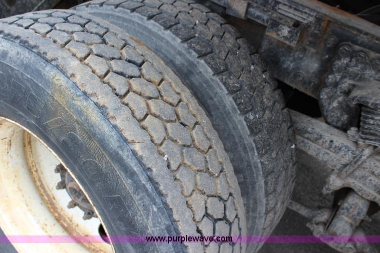 image for item L2494 2001 Sterling LT7500 dump truck