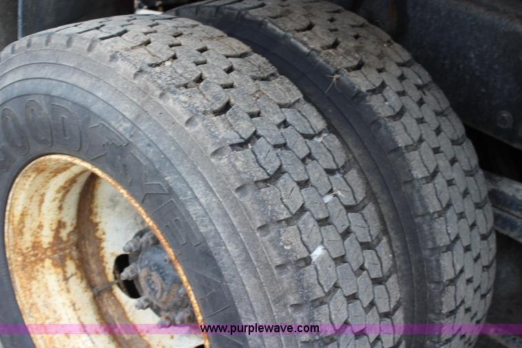 image for item L2494 2001 Sterling LT7500 dump truck