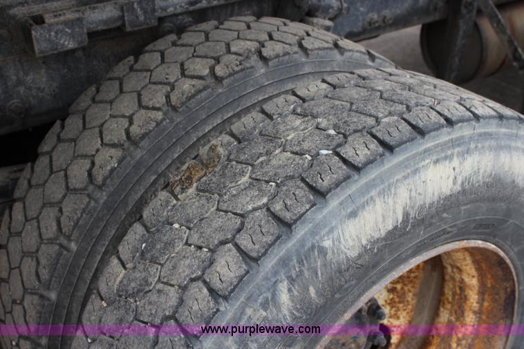 image for item L2494 2001 Sterling LT7500 dump truck