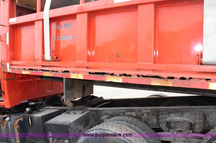 image for item L2494 2001 Sterling LT7500 dump truck